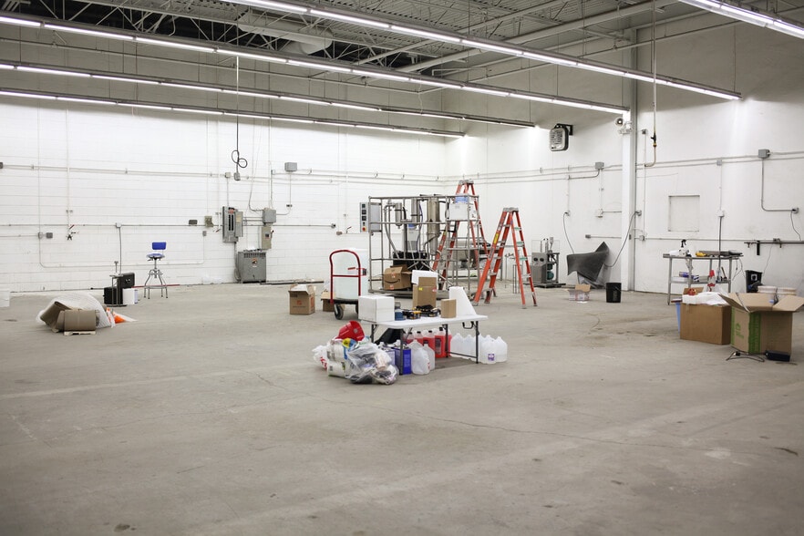 More Photos Of 11380 E Smith Rd, Aurora Warehouse For Sale