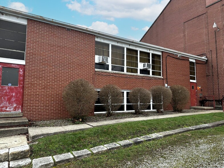 More Photos Of 715 S Arch Ave, Alliance Religious Facility For Lease