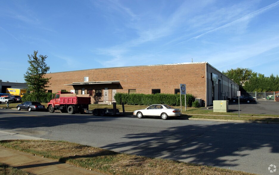 More Photos Of 3937-3941 Penn Belt Pl, District Heights Warehouse For Sale
