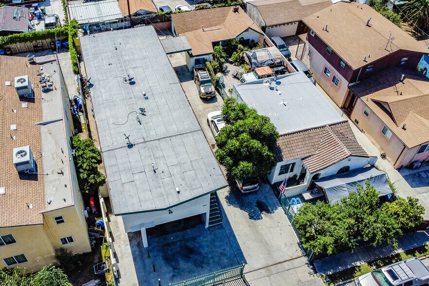 More Photos Of , Los Angeles Multifamily For Sale