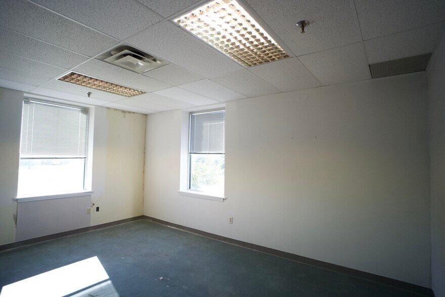 More Photos Of 6352 Airway Dr, Indianapolis Manufacturing For Sale