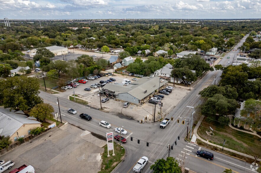 More Photos Of 111 S Union Ave, New Braunfels Storefront For Sale
