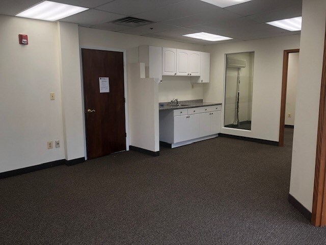 More Photos Of 239 New Rd, Parsippany Office For Lease