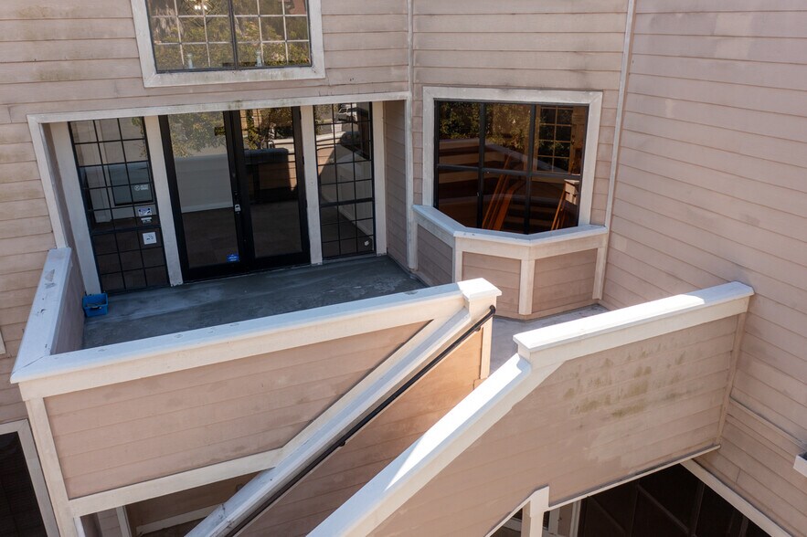 More Photos Of 20042 Beach Blvd, Huntington Beach Loft Creative Space For Sale