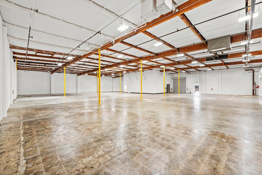 More Photos Of 3700 W Warner Ave, Santa Ana Warehouse For Lease