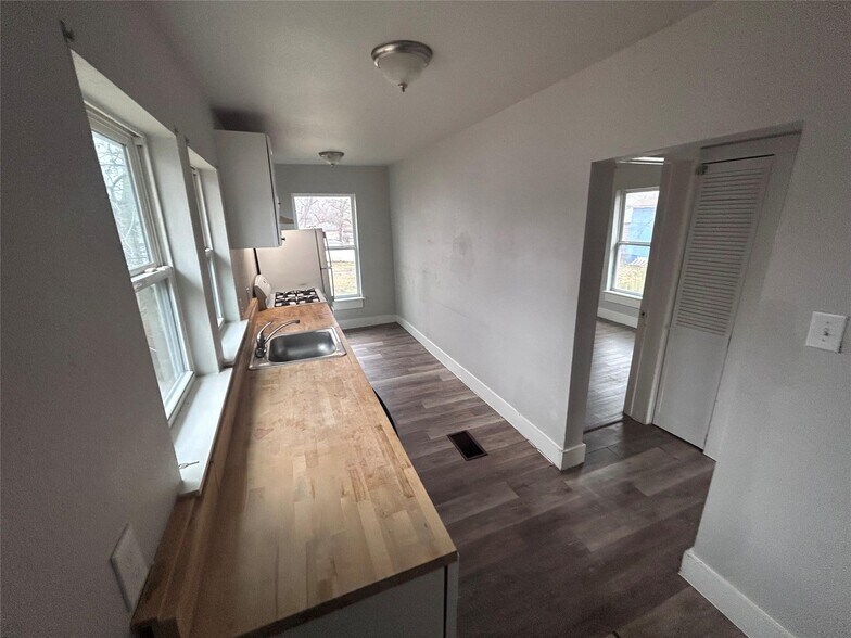 More Photos Of 3415 Henry St, Greenville Apartments For Sale