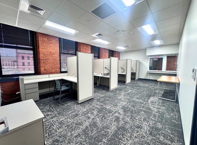 More Photos Of 1 Federal St, Springfield Flex For Lease