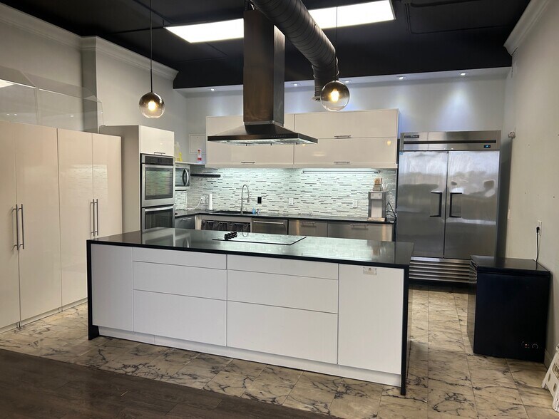 More Photos Of 13499 Biscayne Blvd, Miami Apartments For Lease