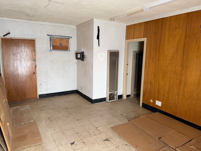 More Photos Of 217 Percy Ave, Yuba City Storefront For Sale