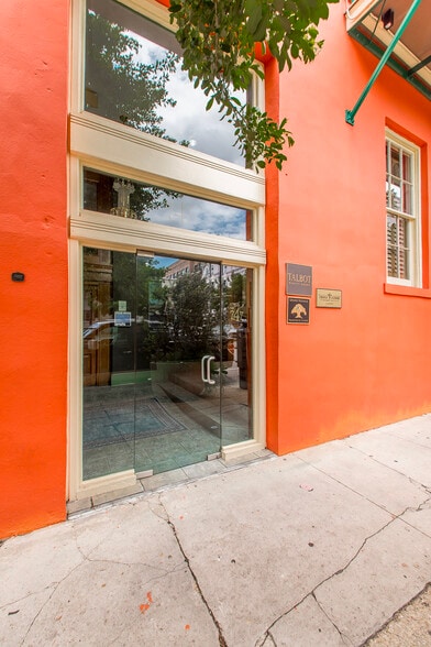 More Photos Of 747 Magazine St, New Orleans Office For Sale