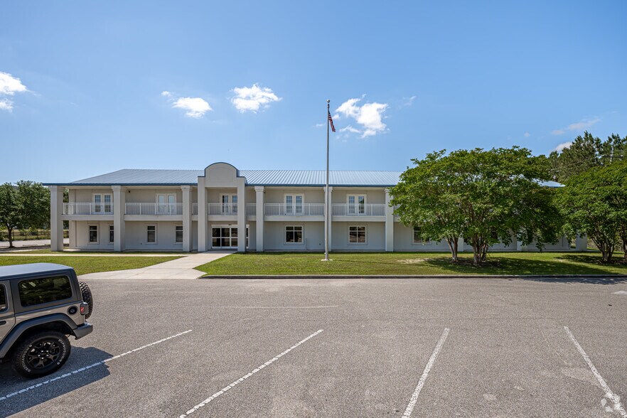 More Photos Of 14055 Seaway Rd, Gulfport Medical For Lease