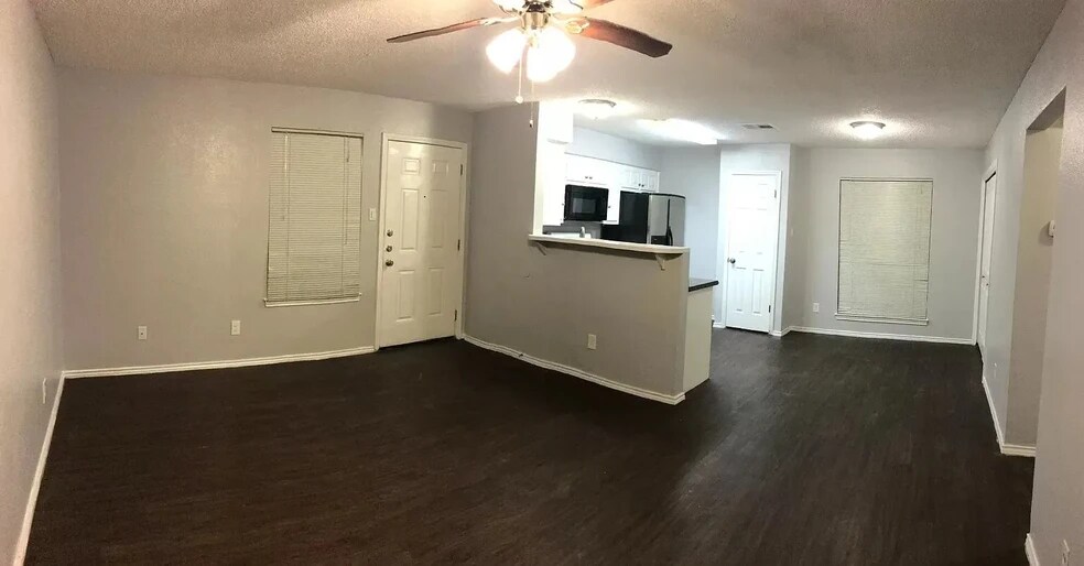 More Photos Of 8201 Riverstone Dr, Austin Multifamily For Sale