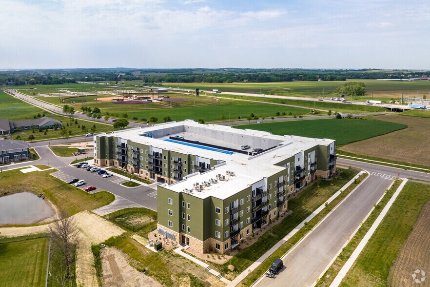 More Photos Of 4958 Innovation Dr, Deforest Apartments For Lease