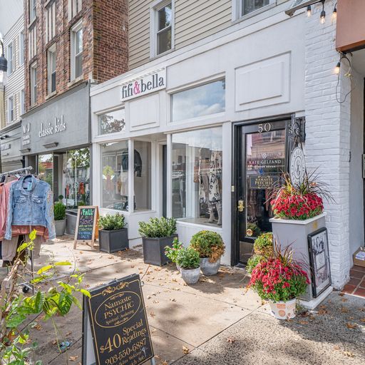 More Photos Of 50 Greenwich Ave, Greenwich General Retail For Lease