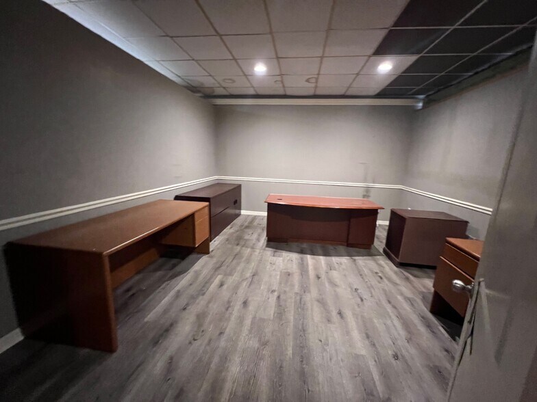 More Photos Of 7050 Winkler Rd, Fort Myers Restaurant For Lease