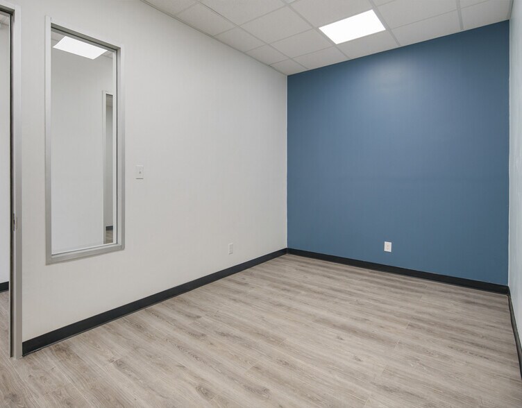 More Photos Of 2414 Marsh Ln, Carrollton Office For Lease