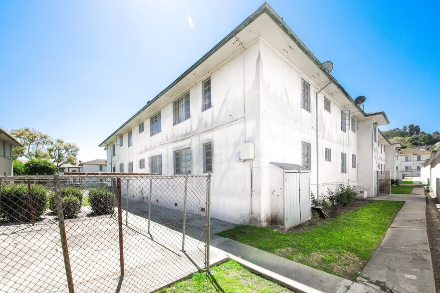 More Photos Of 4073 West Blvd, Los Angeles Apartments For Sale
