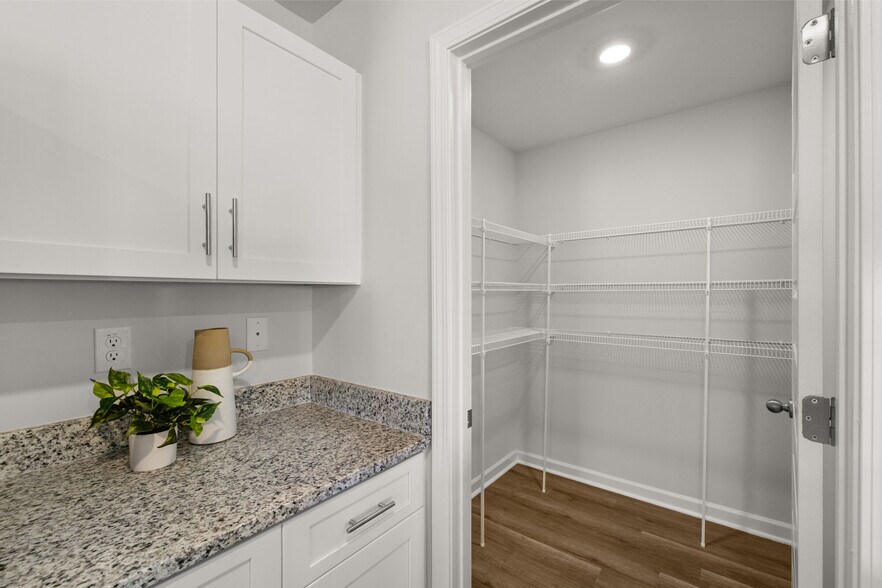 More Photos Of 507 Satinwood Cir, Graniteville Apartments For Sale
