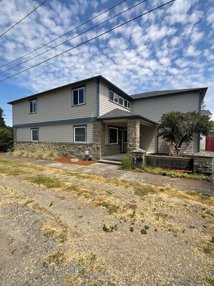 More Photos Of 152 Stage St N, Tenino Warehouse For Lease