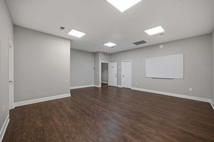 More Photos Of 7385 Applegate Ln, Chattanooga Medical For Lease