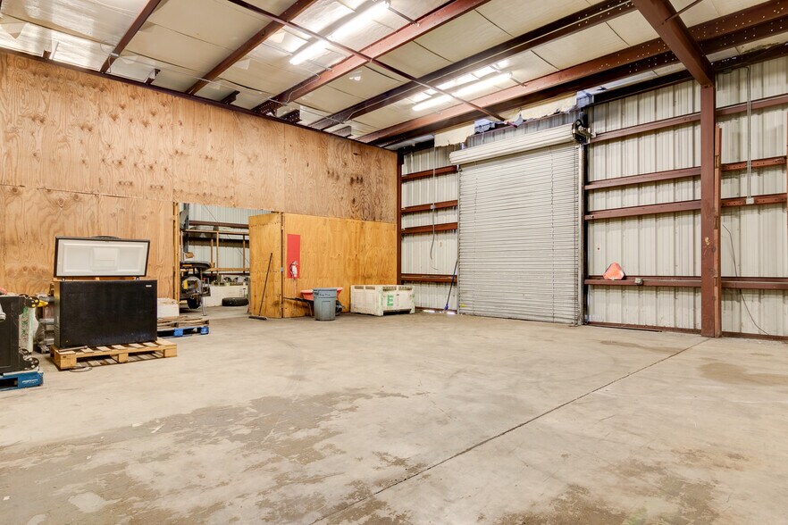 More Photos Of 2130 N Old Dixie Hwy, Fort Pierce Warehouse For Sale