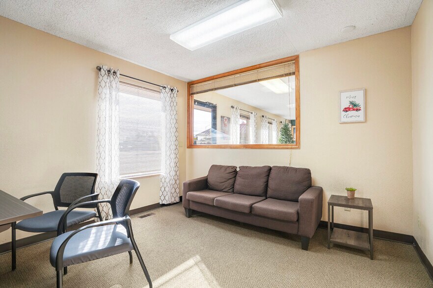 More Photos Of 1149-1159 SW 4th Ave, Ontario Office For Sale