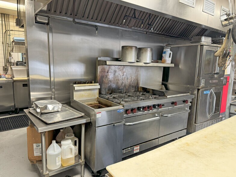 More Photos Of 1403 N Navarro St, Victoria Restaurant For Sale