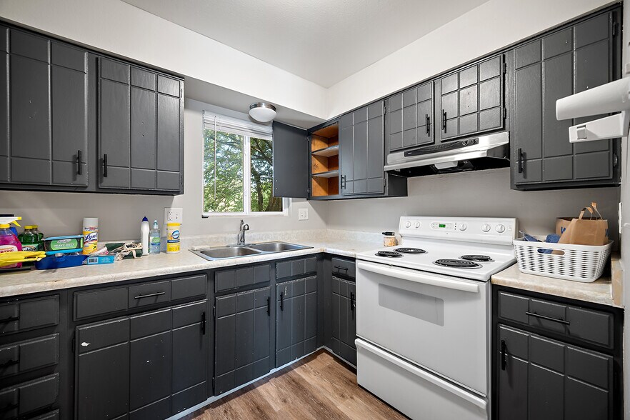 More Photos Of 340 Gahart Dr, Colorado Springs Apartments For Sale