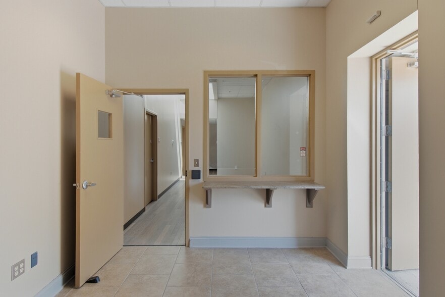 More Photos Of 421 Main St, Franklin Storefront Retail Office For Lease