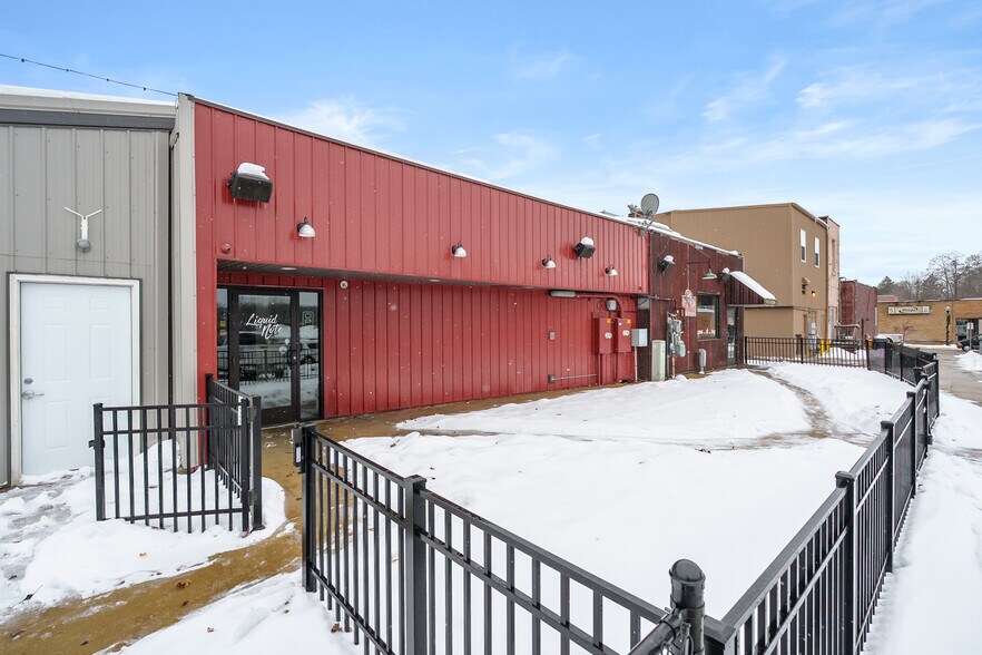 More Photos Of 117 E Allegan St, Otsego General Retail For Sale