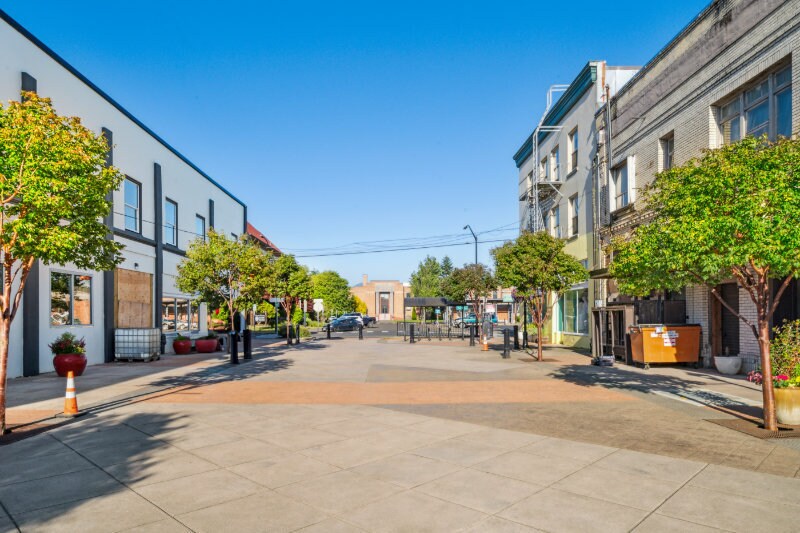 More Photos Of 115 Main Ave, Tillamook General Retail For Lease