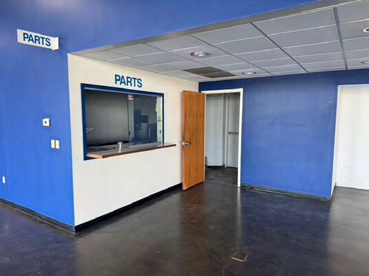 More Photos Of 1450 W Arrow St, Marshall Auto Dealership For Sale