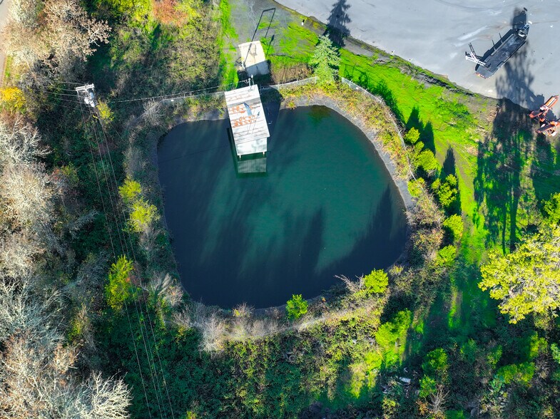 More Photos Of 1577 Glide Loop Dr, Glide Industrial For Sale