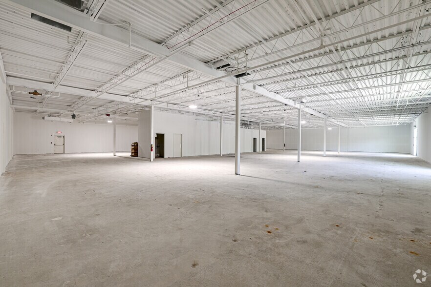 More Photos Of 1 Electronics Dr, Hamilton Warehouse For Lease