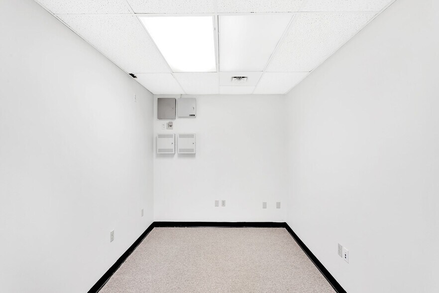 More Photos Of 6 Four Coins Dr, Canonsburg Light Distribution For Lease