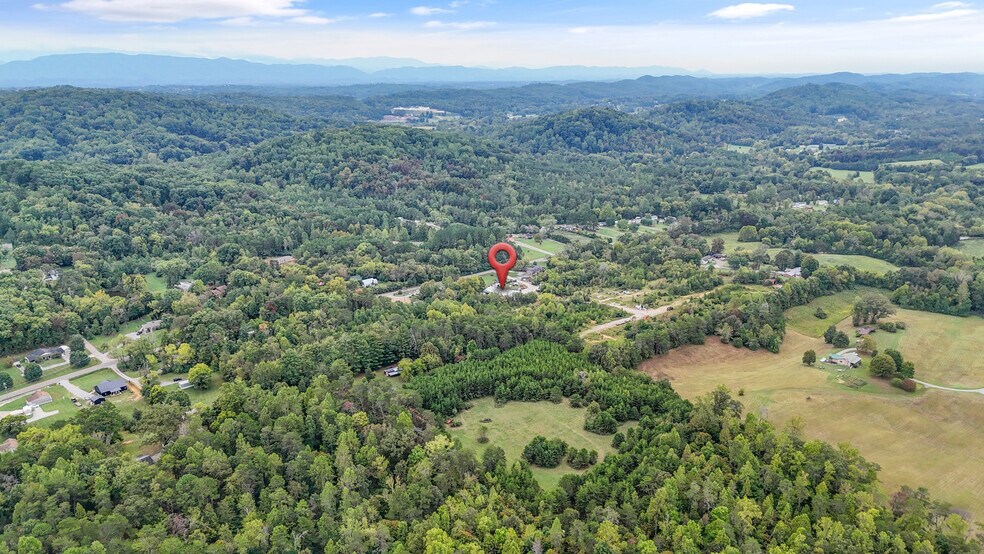 More Photos Of 1021 E Hendron Chapel Rd, Knoxville Manufacturing For Sale