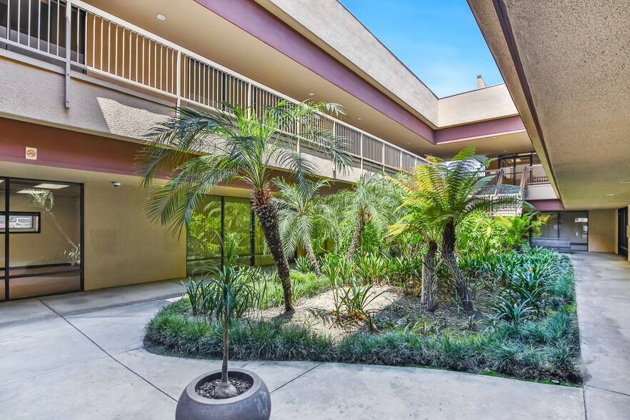 More Photos Of 559 N Mountain Ave, Upland Unknown For Lease