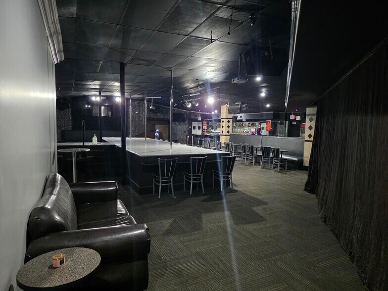 More Photos Of 7400-7600 E US Highway 40, Kansas City Sports And Entertainment For Sale
