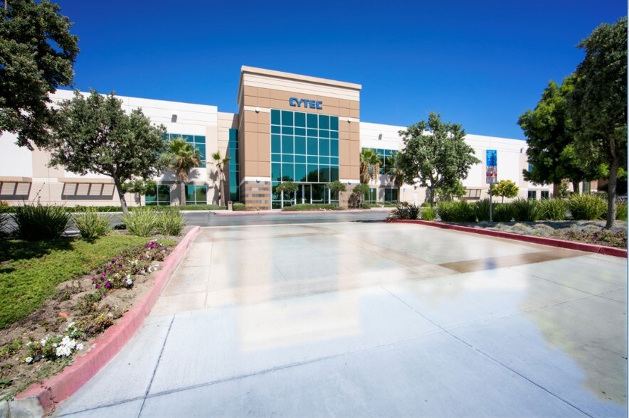 More Photos Of 14520 Delta Ln, Huntington Beach Distribution For Lease