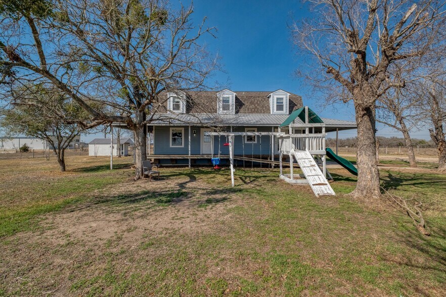 More Photos Of 829 State Highway 21 W, Cedar Creek Specialty For Sale