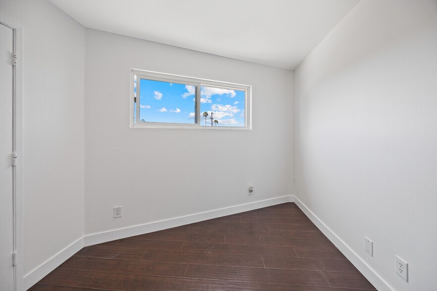 More Photos Of 1445 N Wilmington Blvd, Wilmington Multifamily For Sale