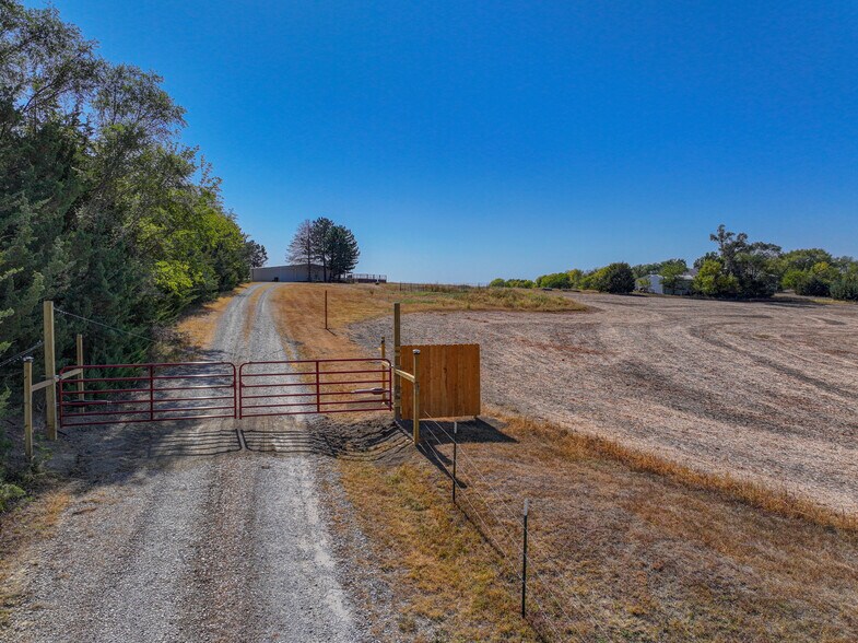 More Photos Of 6155 W Adams st, Lincoln Land For Sale