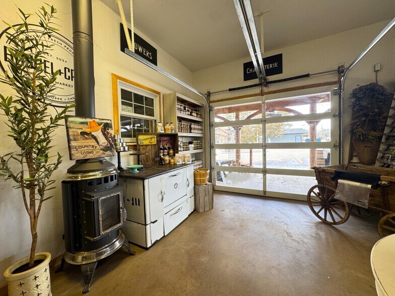 More Photos Of 727 US Highway 51 N, Woodruff Freestanding For Sale