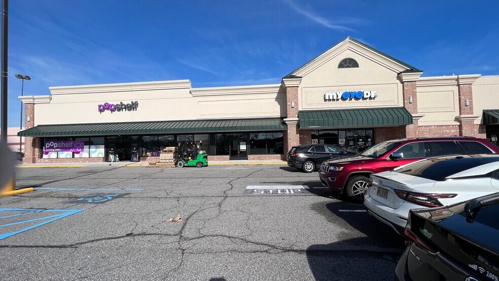 More Photos Of 3750 Virginia Beach Blvd, Virginia Beach General Retail For Lease