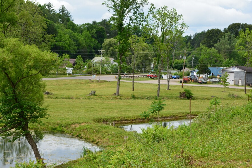 More Photos Of 6421 Highway 91 N, Laurel Bloomery Warehouse For Sale