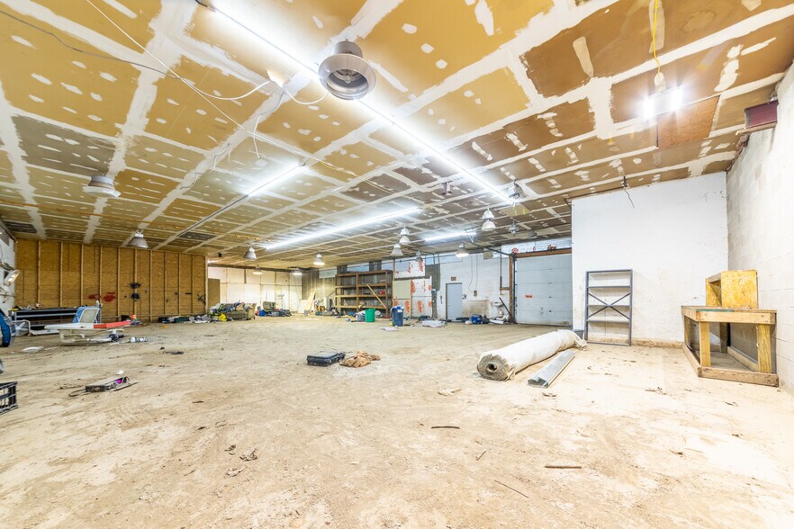 More Photos Of 400 Railroad St, Pittsburgh Warehouse For Lease