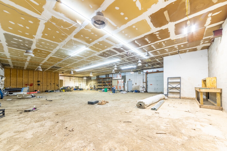 More Photos Of 400 Railroad St, Pittsburgh Warehouse For Lease