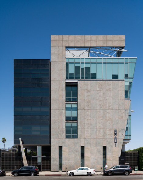 More Photos Of 8201 Beverly Blvd, Los Angeles Office For Lease