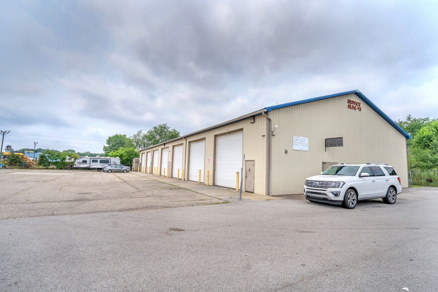 More Photos Of , Elkhart Unknown For Sale