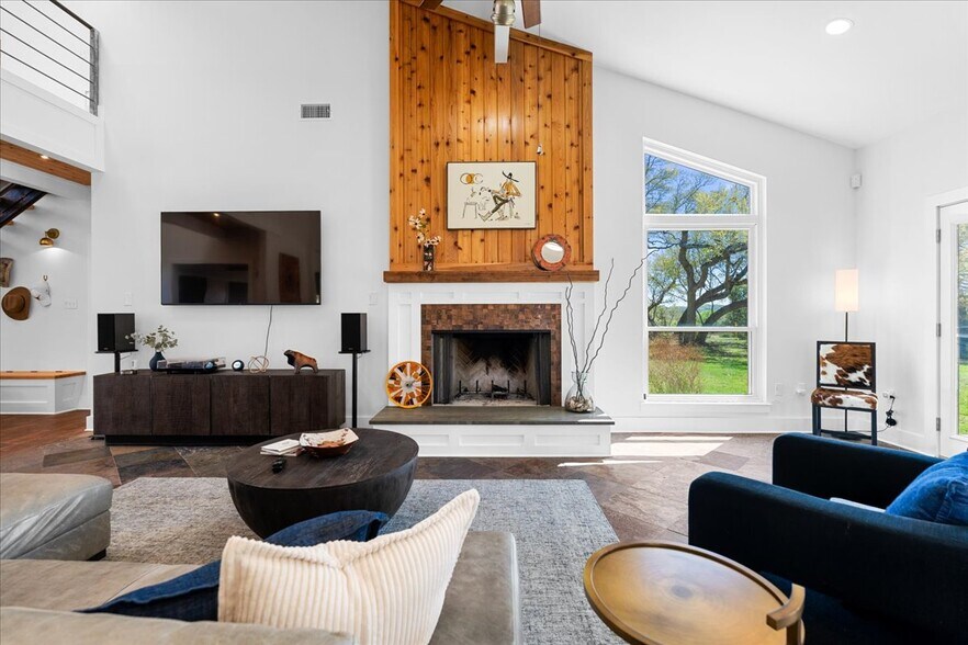 More Photos Of 14519 Fitzhugh Rd, Austin Specialty For Sale